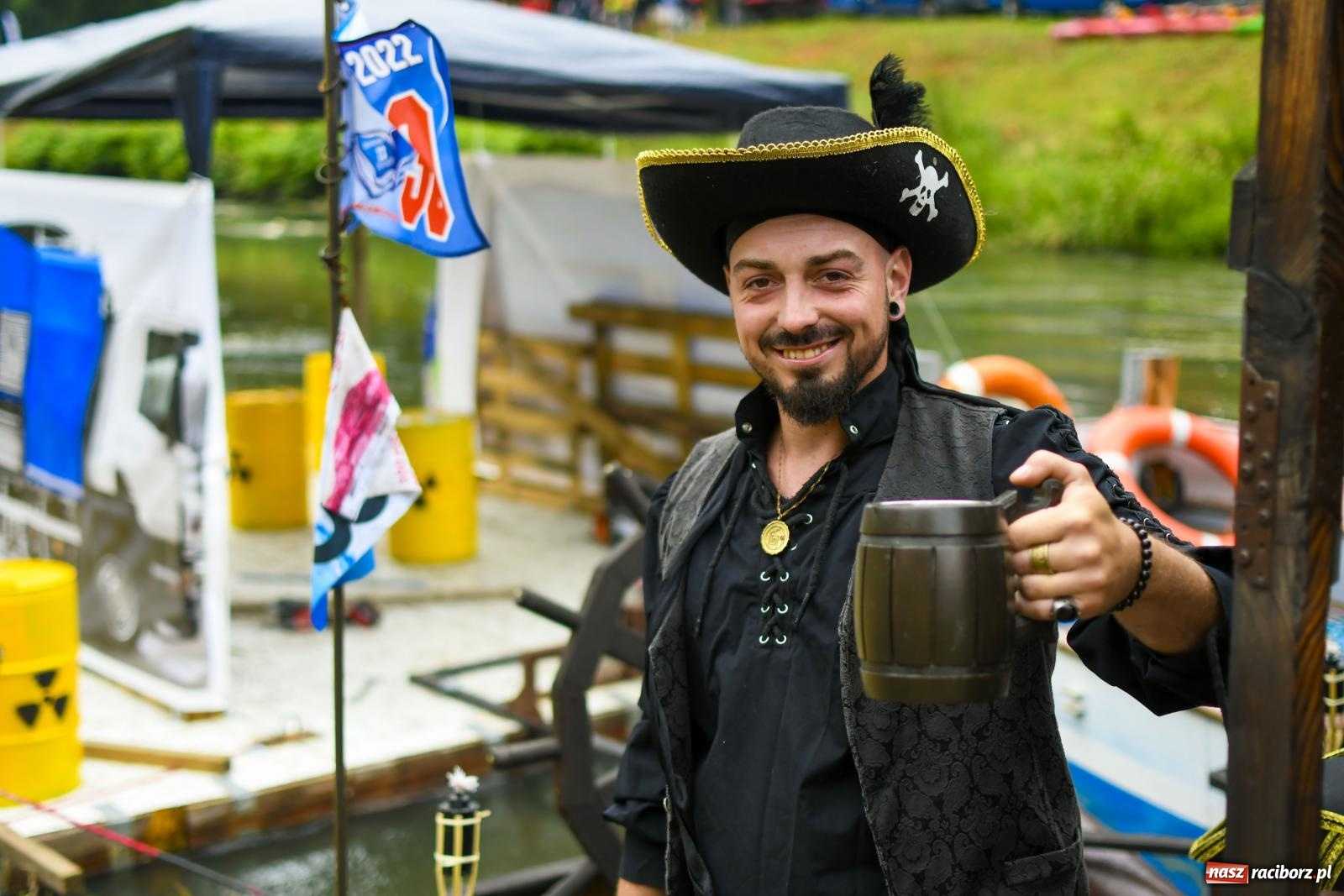 Zdjęcie w galerii na portalu naszraciborz.pl: Ponad trzydzieści pływadeł wypłynęło z Raciborza w stronę Kędzierzyna-Koźla [FOTO i WIDEO] wiadomości z regionu