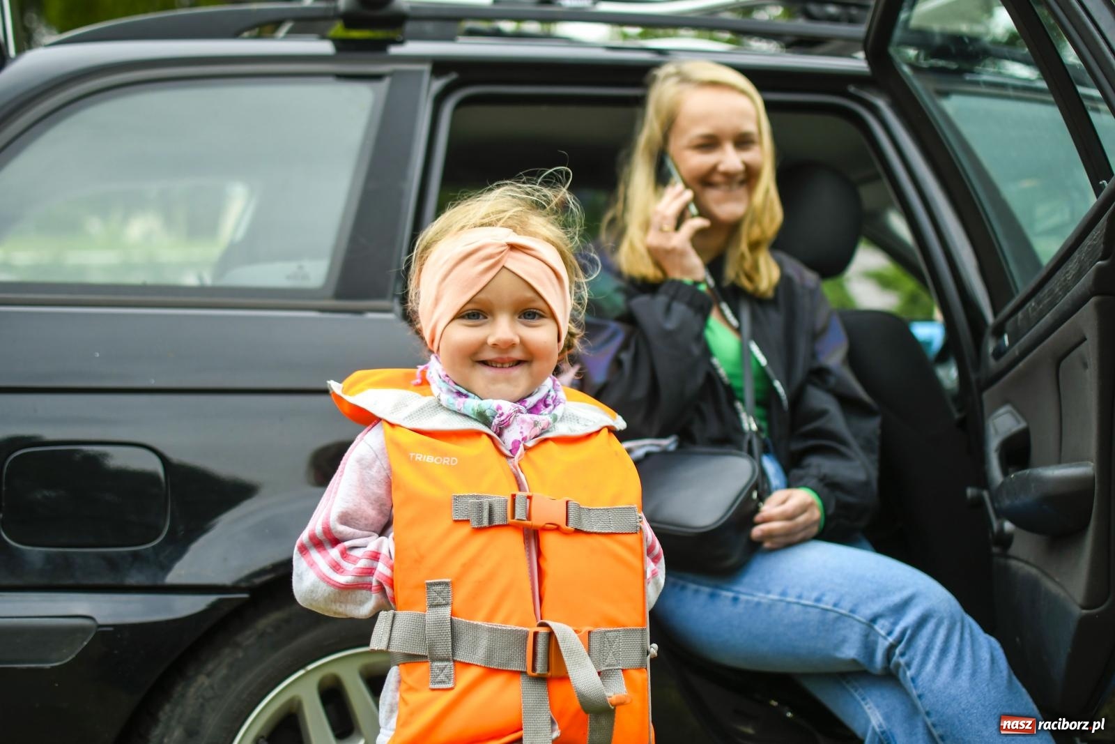 Zdjęcie w galerii na portalu naszraciborz.pl: Ponad trzydzieści pływadeł wypłynęło z Raciborza w stronę Kędzierzyna-Koźla [FOTO i WIDEO] wiadomości z regionu