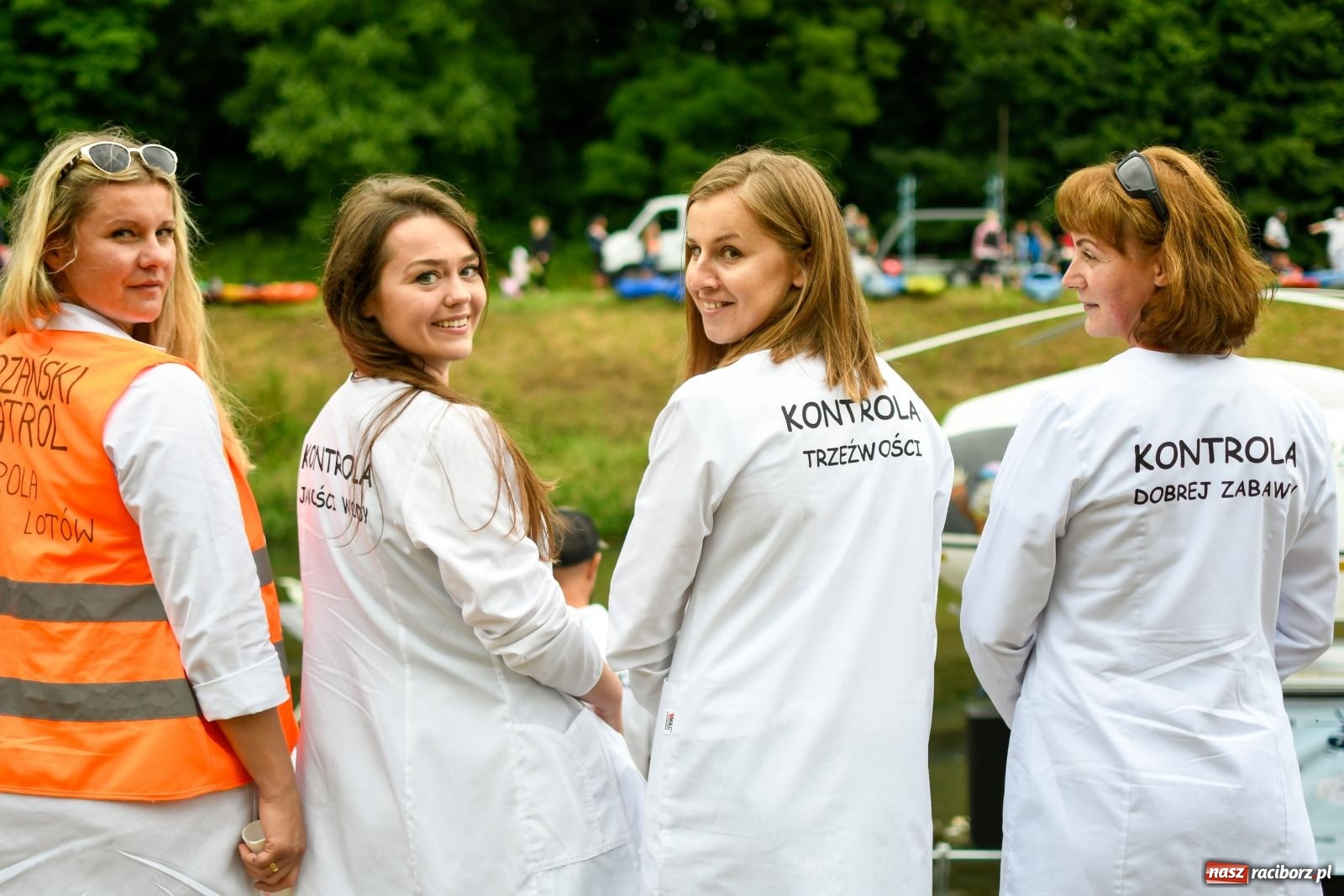 Zdjęcie w galerii na portalu naszraciborz.pl: Ponad trzydzieści pływadeł wypłynęło z Raciborza w stronę Kędzierzyna-Koźla [FOTO i WIDEO] wiadomości z regionu