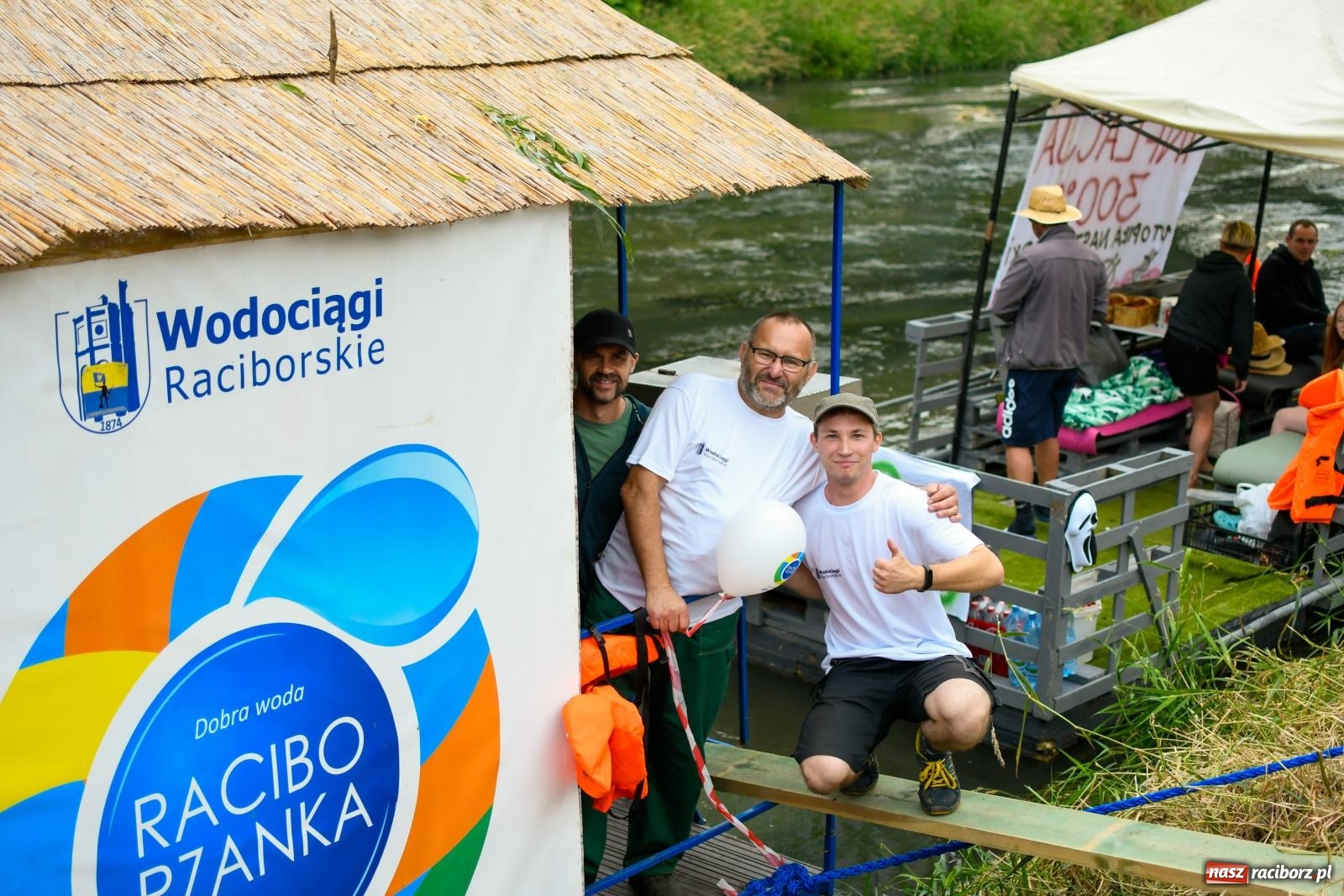 Zdjęcie w galerii na portalu naszraciborz.pl: Ponad trzydzieści pływadeł wypłynęło z Raciborza w stronę Kędzierzyna-Koźla [FOTO i WIDEO] wiadomości z regionu