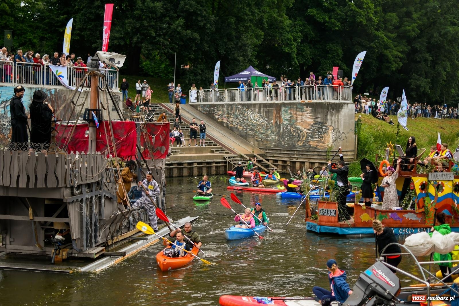 Zdjęcie w galerii na portalu naszraciborz.pl: Ponad trzydzieści pływadeł wypłynęło z Raciborza w stronę Kędzierzyna-Koźla [FOTO i WIDEO] wiadomości z regionu