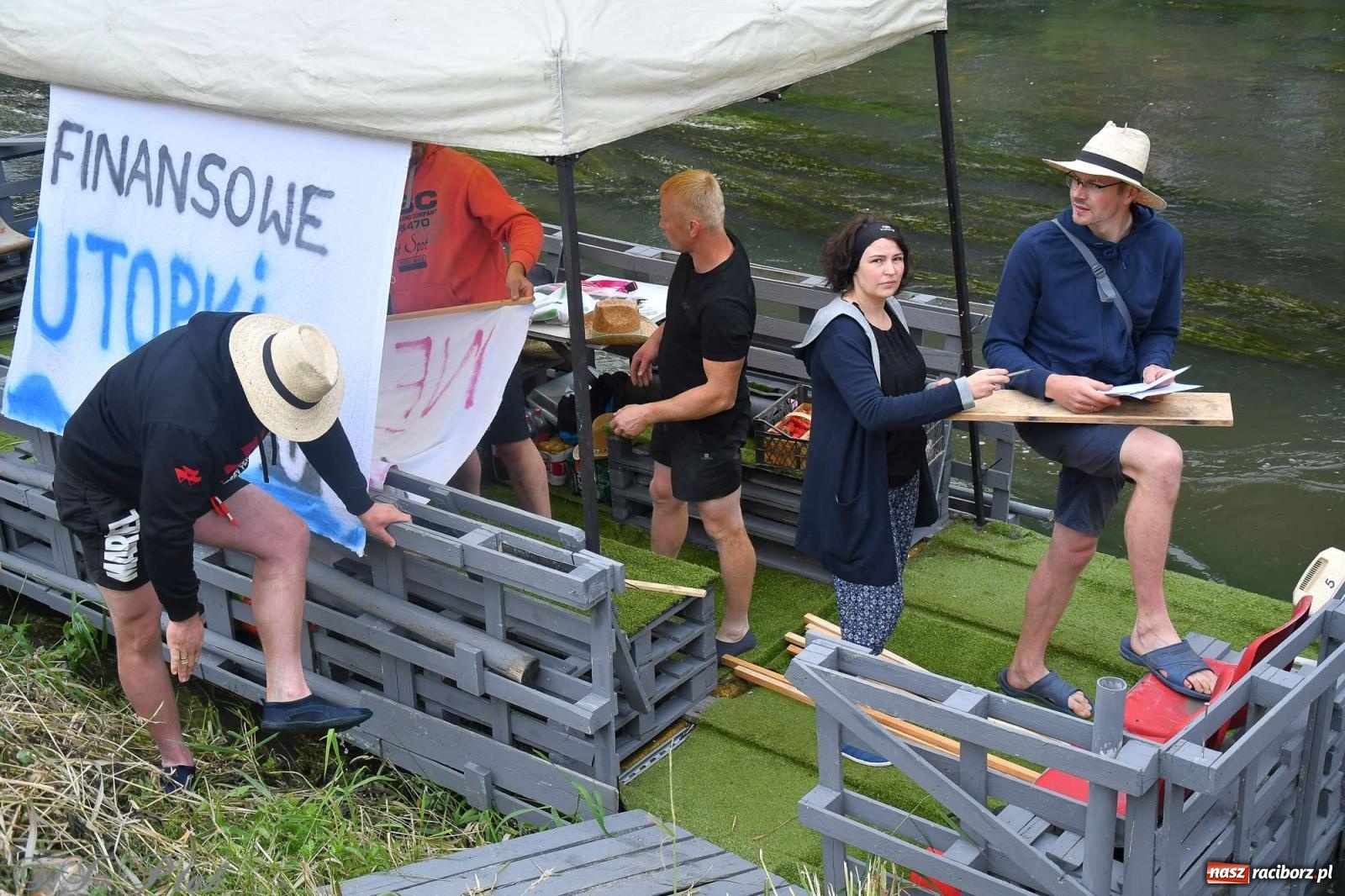 Zdjęcie w galerii na portalu naszraciborz.pl: Morsy, statki i łodzie. Pływadło na bis! wiadomości z regionu