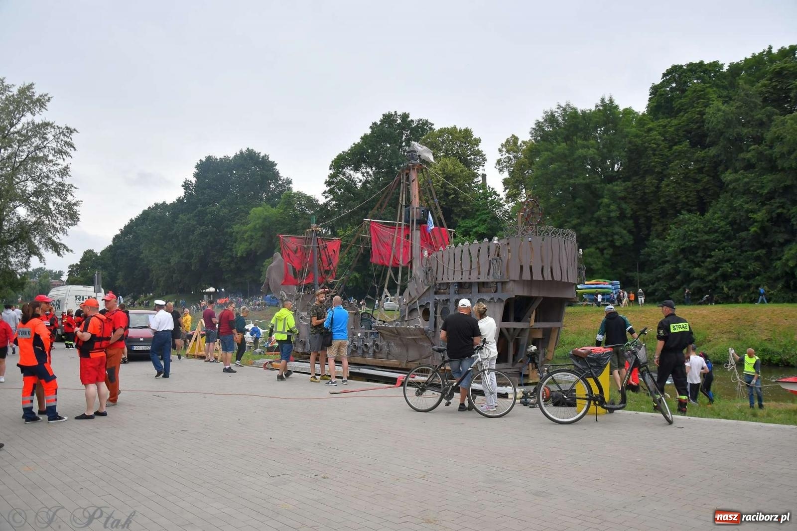 Zdjęcie w galerii na portalu naszraciborz.pl: Morsy, statki i łodzie. Pływadło na bis! wiadomości z regionu