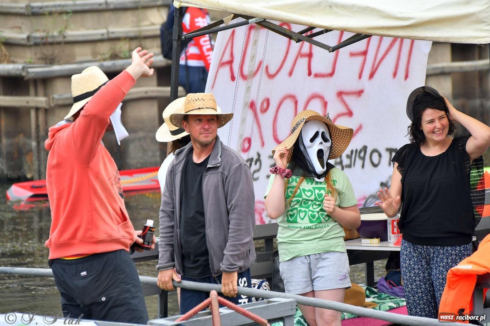 Zdjęcie w galerii na portalu naszraciborz.pl: Morsy, statki i łodzie. Pływadło na bis! wiadomości z regionu