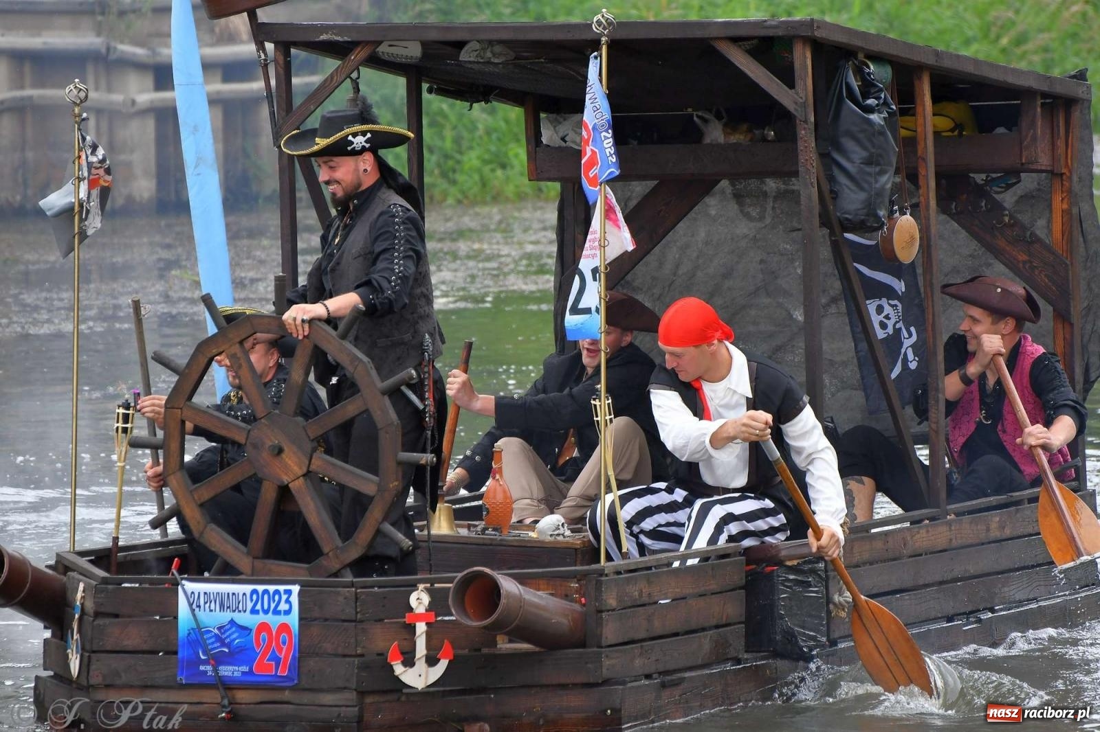 Zdjęcie w galerii na portalu naszraciborz.pl: Morsy, statki i łodzie. Pływadło na bis! wiadomości z regionu