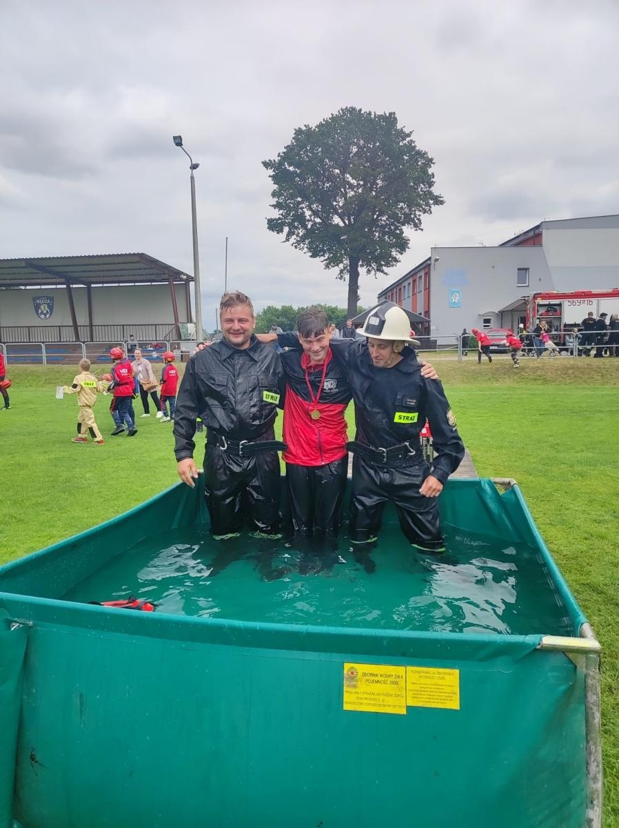Zdjęcie w galerii na portalu naszraciborz.pl: OSP Zawada Książęca z pucharem wójt Nędzy wiadomości z regionu