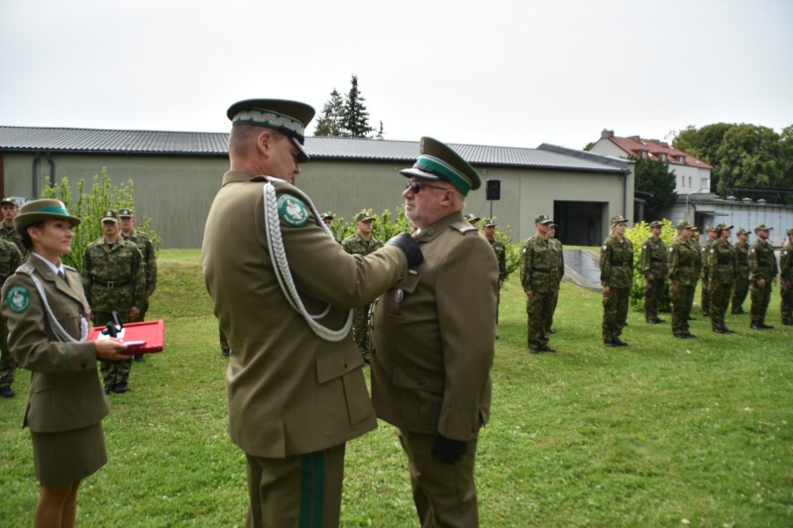 Zdjęcie w galerii na portalu naszraciborz.pl: Nowi mundurowi złożyli ślubowanie przy ul. Dąbrowskiego wiadomości z regionu