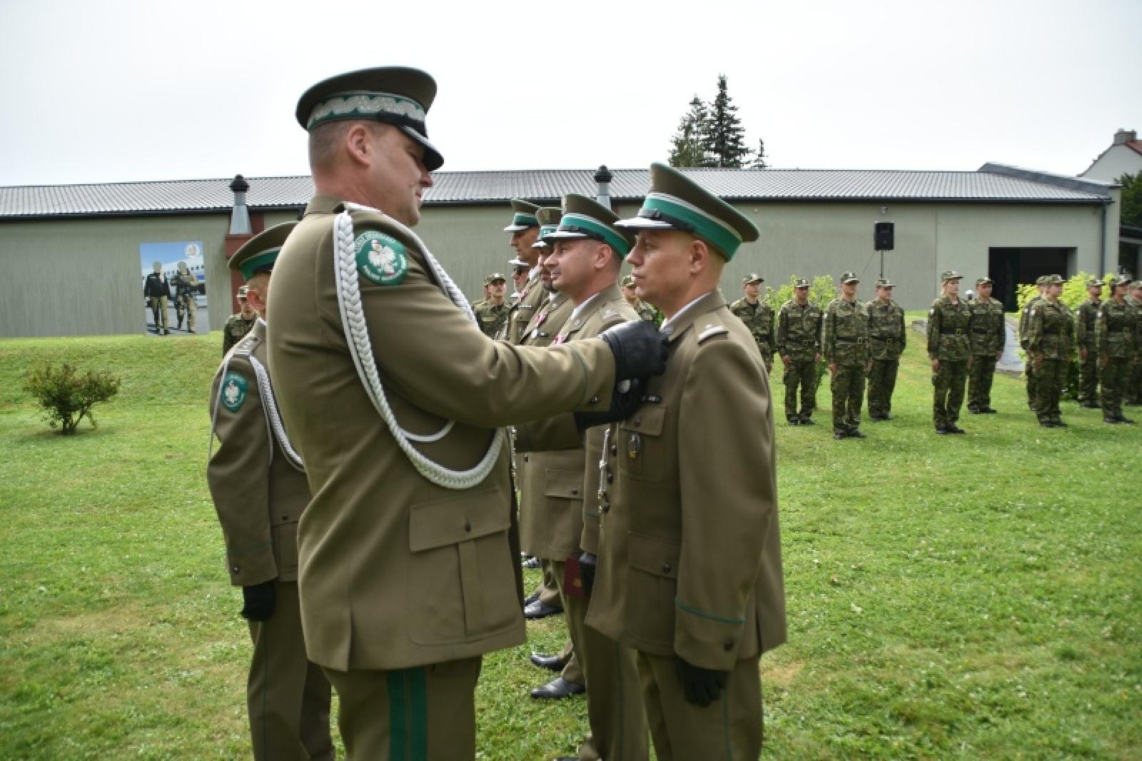 Zdjęcie w galerii na portalu naszraciborz.pl: Nowi mundurowi złożyli ślubowanie przy ul. Dąbrowskiego wiadomości z regionu