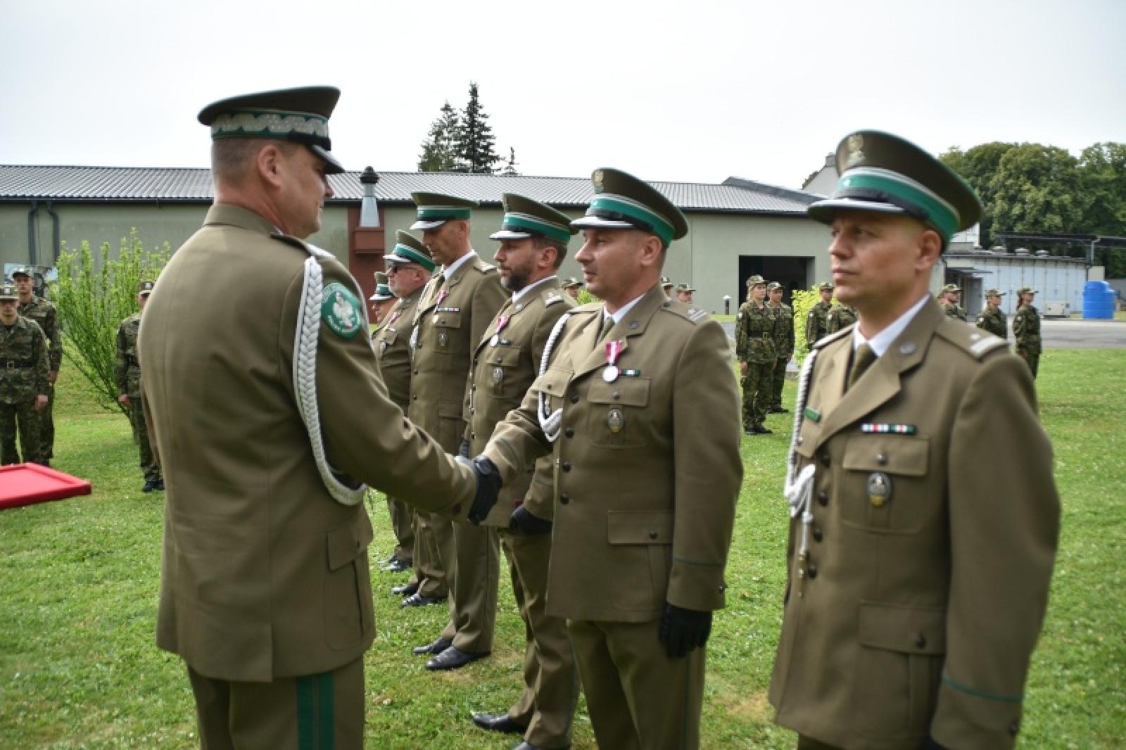 Zdjęcie w galerii na portalu naszraciborz.pl: Nowi mundurowi złożyli ślubowanie przy ul. Dąbrowskiego wiadomości z regionu