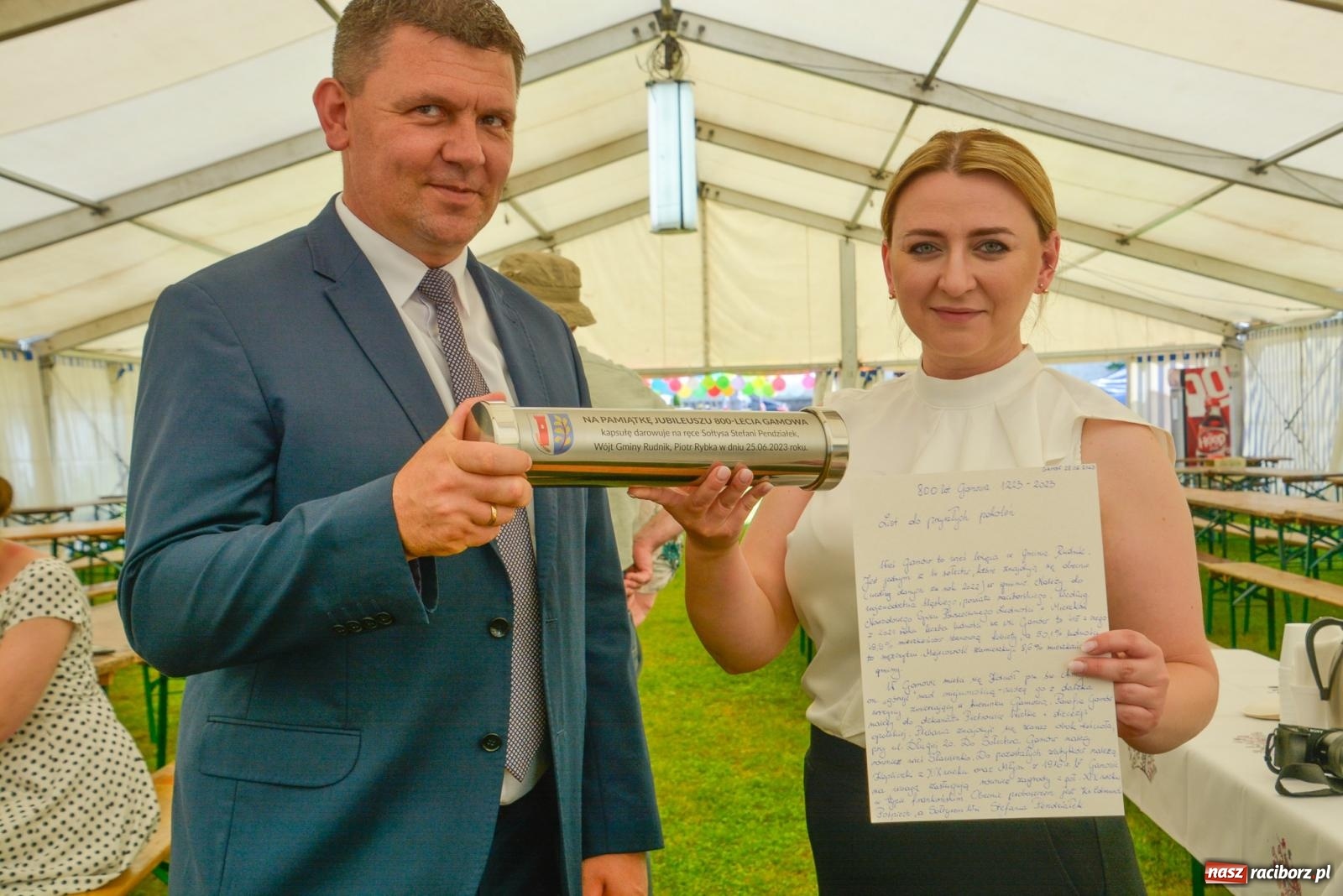 Zdjęcie w galerii na portalu naszraciborz.pl: Dąb papieski i kapsuła czasu. Gamów świętuje 800-lecie [FOTO i WIDEO] wiadomości z regionu