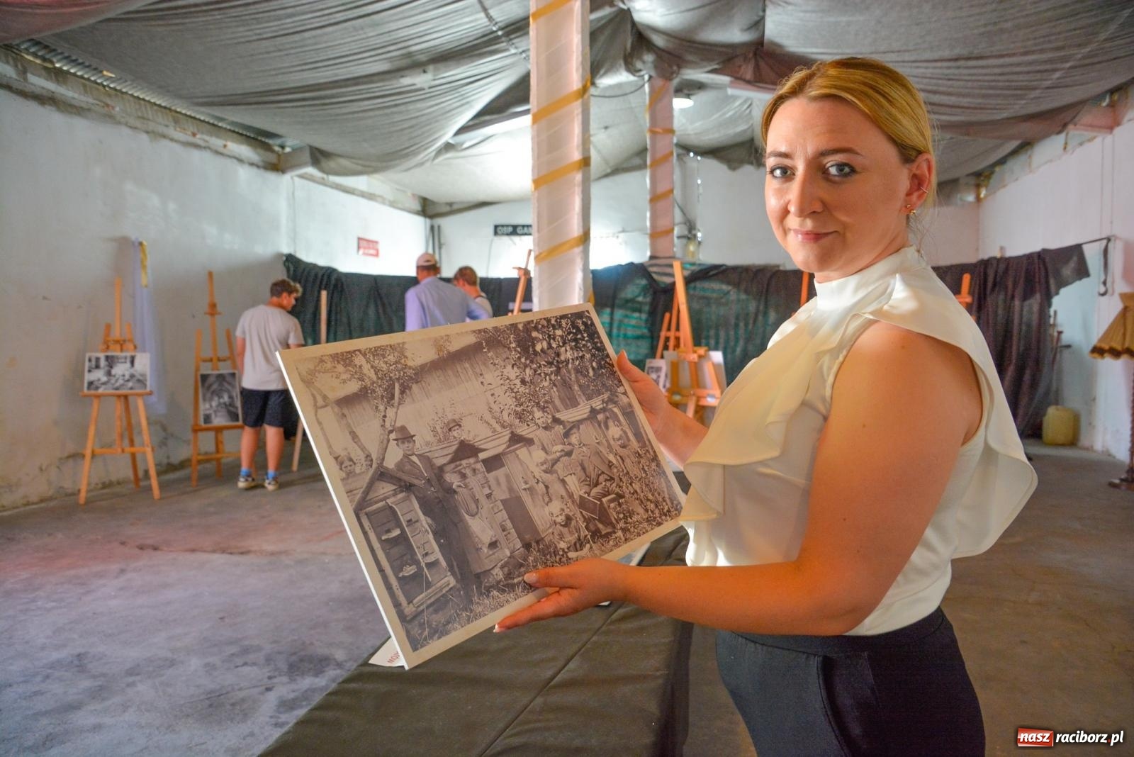 Zdjęcie w galerii na portalu naszraciborz.pl: Dąb papieski i kapsuła czasu. Gamów świętuje 800-lecie [FOTO i WIDEO] wiadomości z regionu