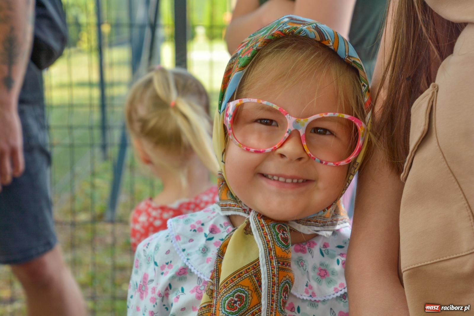 Zdjęcie w galerii na portalu naszraciborz.pl: Dąb papieski i kapsuła czasu. Gamów świętuje 800-lecie [FOTO i WIDEO] wiadomości z regionu