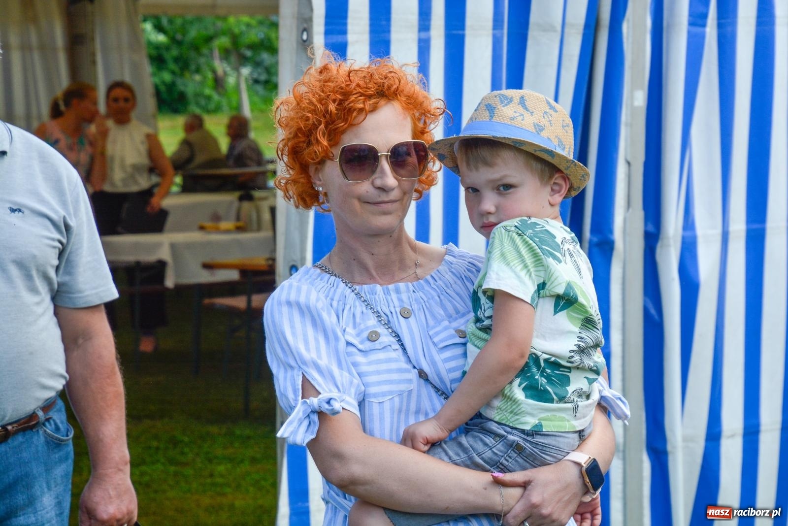 Zdjęcie w galerii na portalu naszraciborz.pl: Dąb papieski i kapsuła czasu. Gamów świętuje 800-lecie [FOTO i WIDEO] wiadomości z regionu