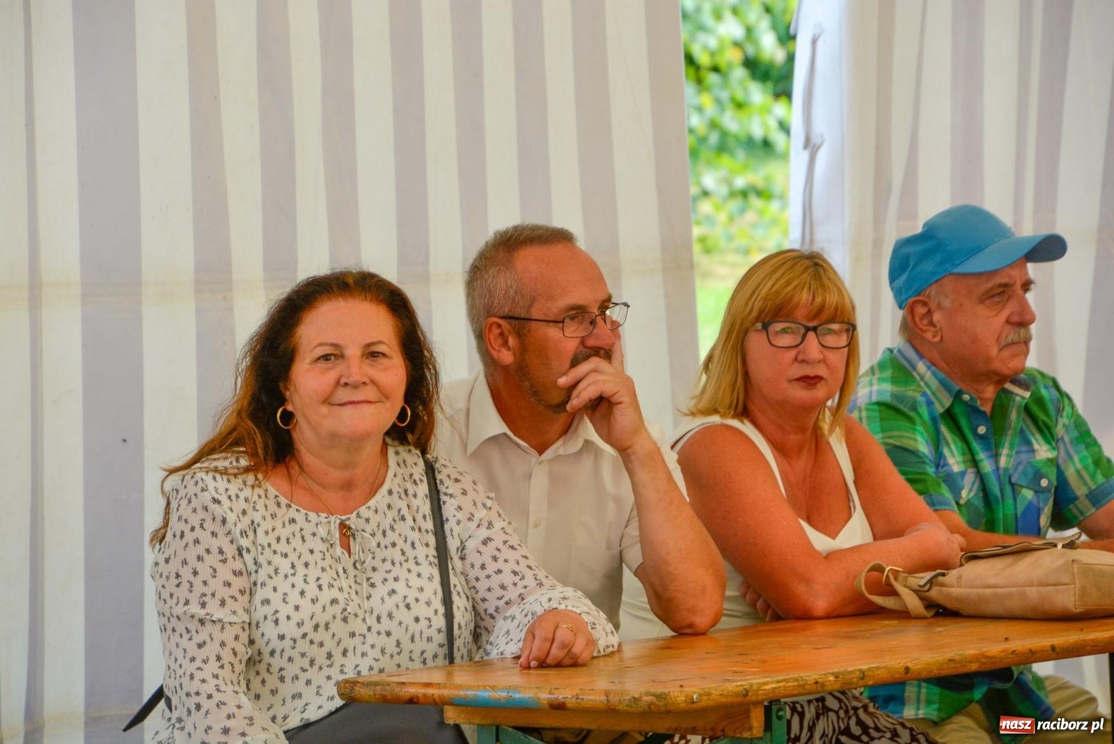 Zdjęcie w galerii na portalu naszraciborz.pl: Dąb papieski i kapsuła czasu. Gamów świętuje 800-lecie [FOTO i WIDEO] wiadomości z regionu