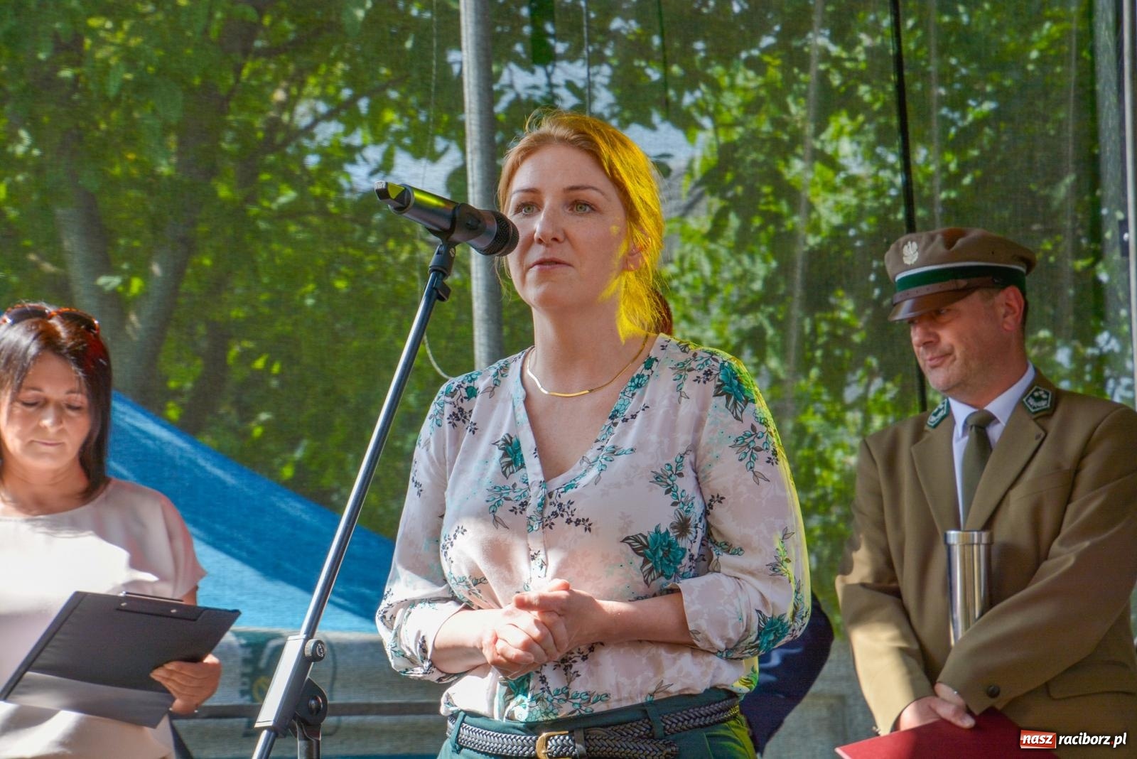 Zdjęcie w galerii na portalu naszraciborz.pl: Dąb papieski i kapsuła czasu. Gamów świętuje 800-lecie [FOTO i WIDEO] wiadomości z regionu