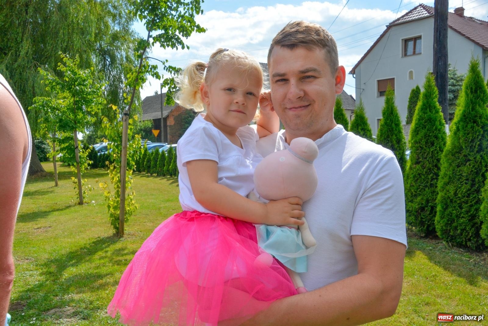 Zdjęcie w galerii na portalu naszraciborz.pl: Dąb papieski i kapsuła czasu. Gamów świętuje 800-lecie [FOTO i WIDEO] wiadomości z regionu