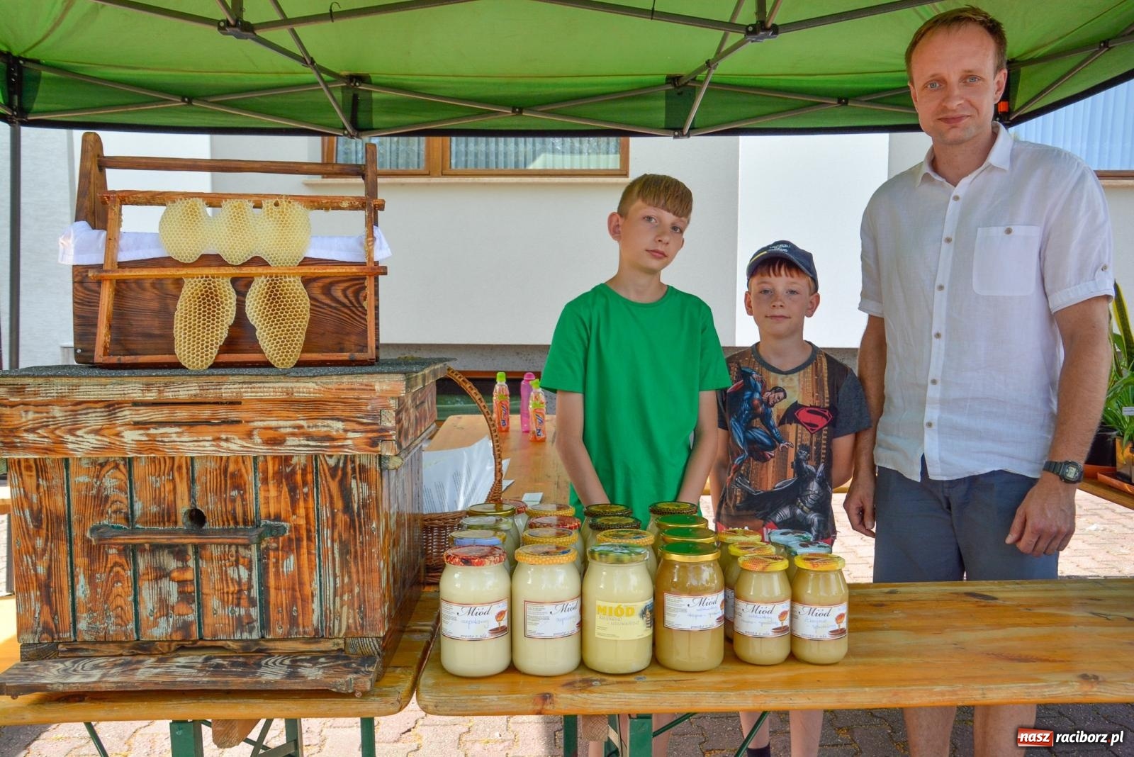 Zdjęcie w galerii na portalu naszraciborz.pl: Piana party i recyklingowi bohaterzy. Rodzinna niedziela w Krzanowicach [FOTO i WIDEO] wiadomości z regionu