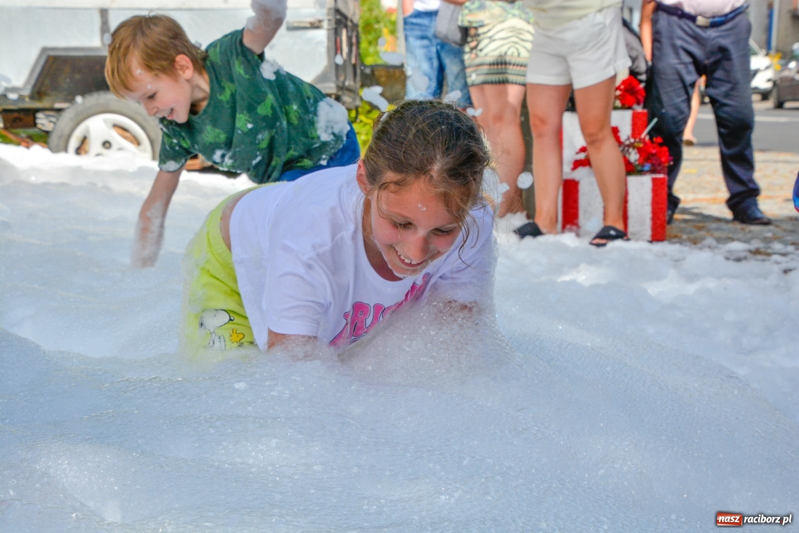 Zdjęcie w galerii na portalu naszraciborz.pl: Piana party i recyklingowi bohaterzy. Rodzinna niedziela w Krzanowicach [FOTO i WIDEO] wiadomości z regionu