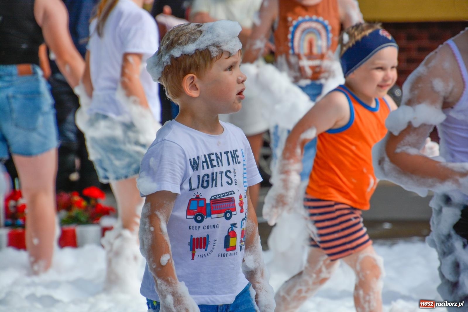 Zdjęcie w galerii na portalu naszraciborz.pl: Piana party i recyklingowi bohaterzy. Rodzinna niedziela w Krzanowicach [FOTO i WIDEO] wiadomości z regionu