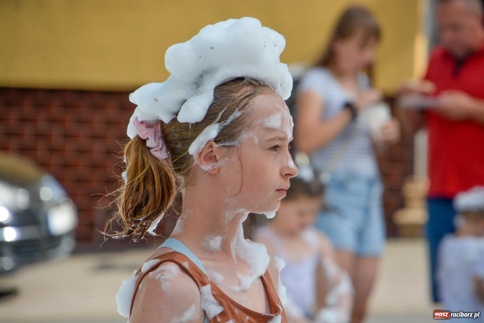 Zdjęcie w galerii na portalu naszraciborz.pl: Piana party i recyklingowi bohaterzy. Rodzinna niedziela w Krzanowicach [FOTO i WIDEO] wiadomości z regionu