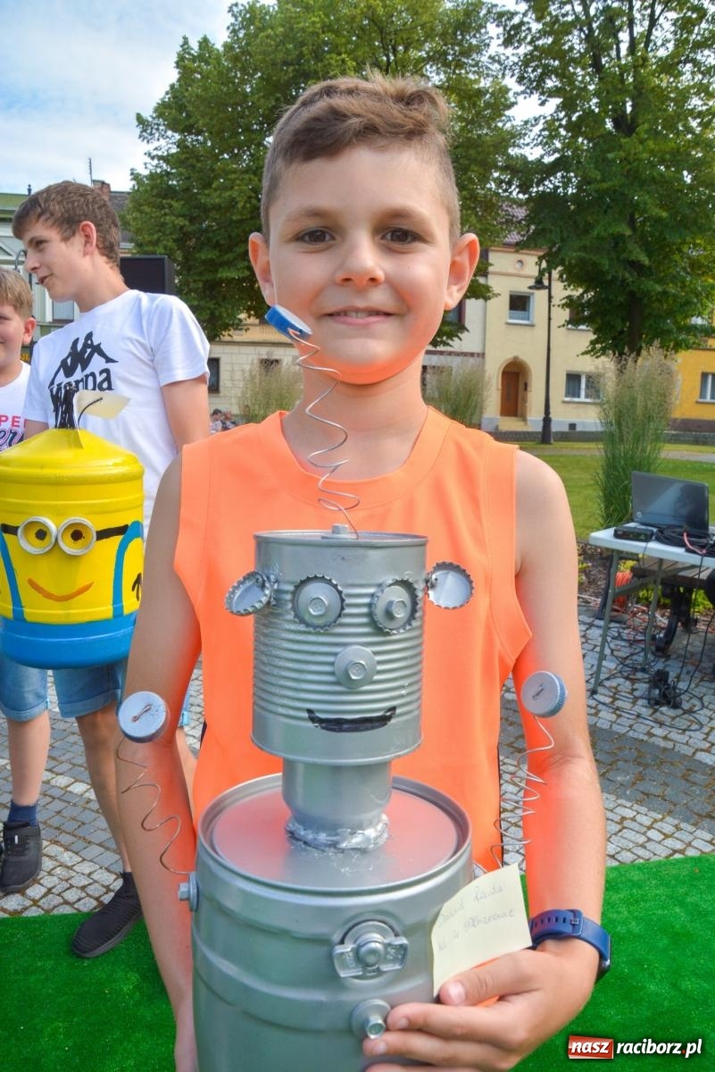 Zdjęcie w galerii na portalu naszraciborz.pl: Piana party i recyklingowi bohaterzy. Rodzinna niedziela w Krzanowicach [FOTO i WIDEO] wiadomości z regionu