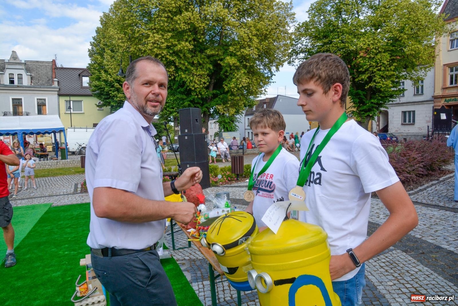 Zdjęcie w galerii na portalu naszraciborz.pl: Piana party i recyklingowi bohaterzy. Rodzinna niedziela w Krzanowicach [FOTO i WIDEO] wiadomości z regionu