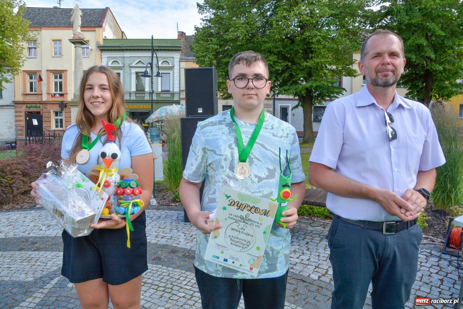 Zdjęcie w galerii na portalu naszraciborz.pl: Piana party i recyklingowi bohaterzy. Rodzinna niedziela w Krzanowicach [FOTO i WIDEO] wiadomości z regionu
