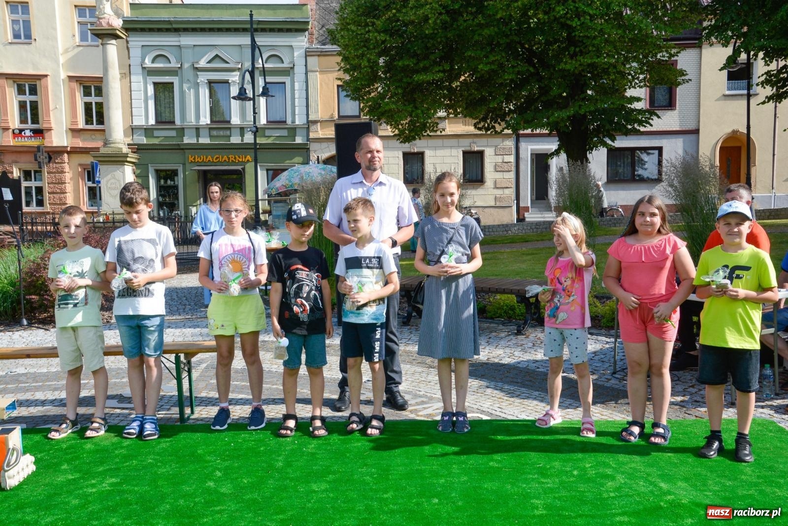 Zdjęcie w galerii na portalu naszraciborz.pl: Piana party i recyklingowi bohaterzy. Rodzinna niedziela w Krzanowicach [FOTO i WIDEO] wiadomości z regionu