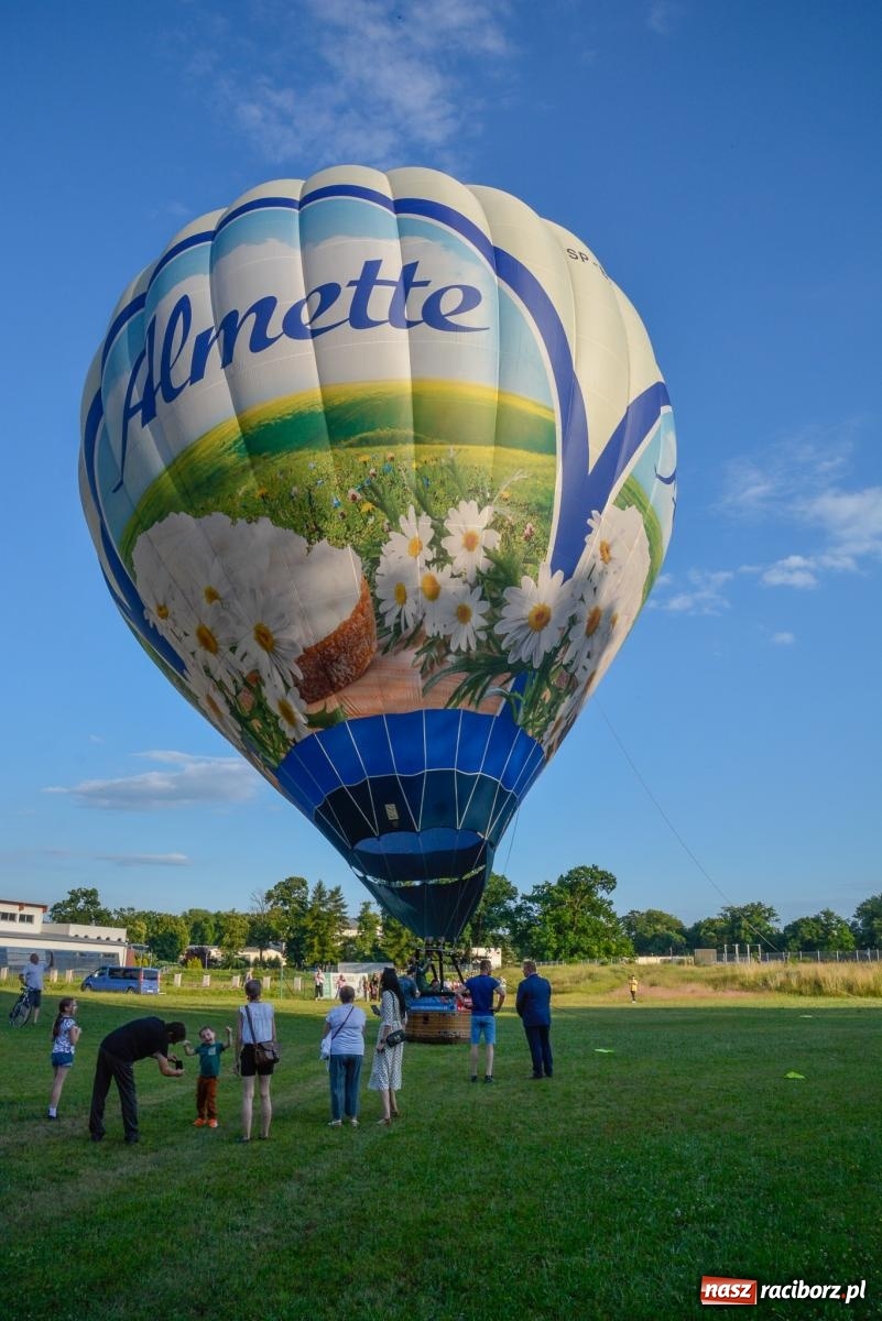 Zdjęcie w galerii na portalu naszraciborz.pl: Tysiąc zgłoszeń na wzlot balonem. Ruszyła powiatowa akcja wakacyjna wiadomości z regionu