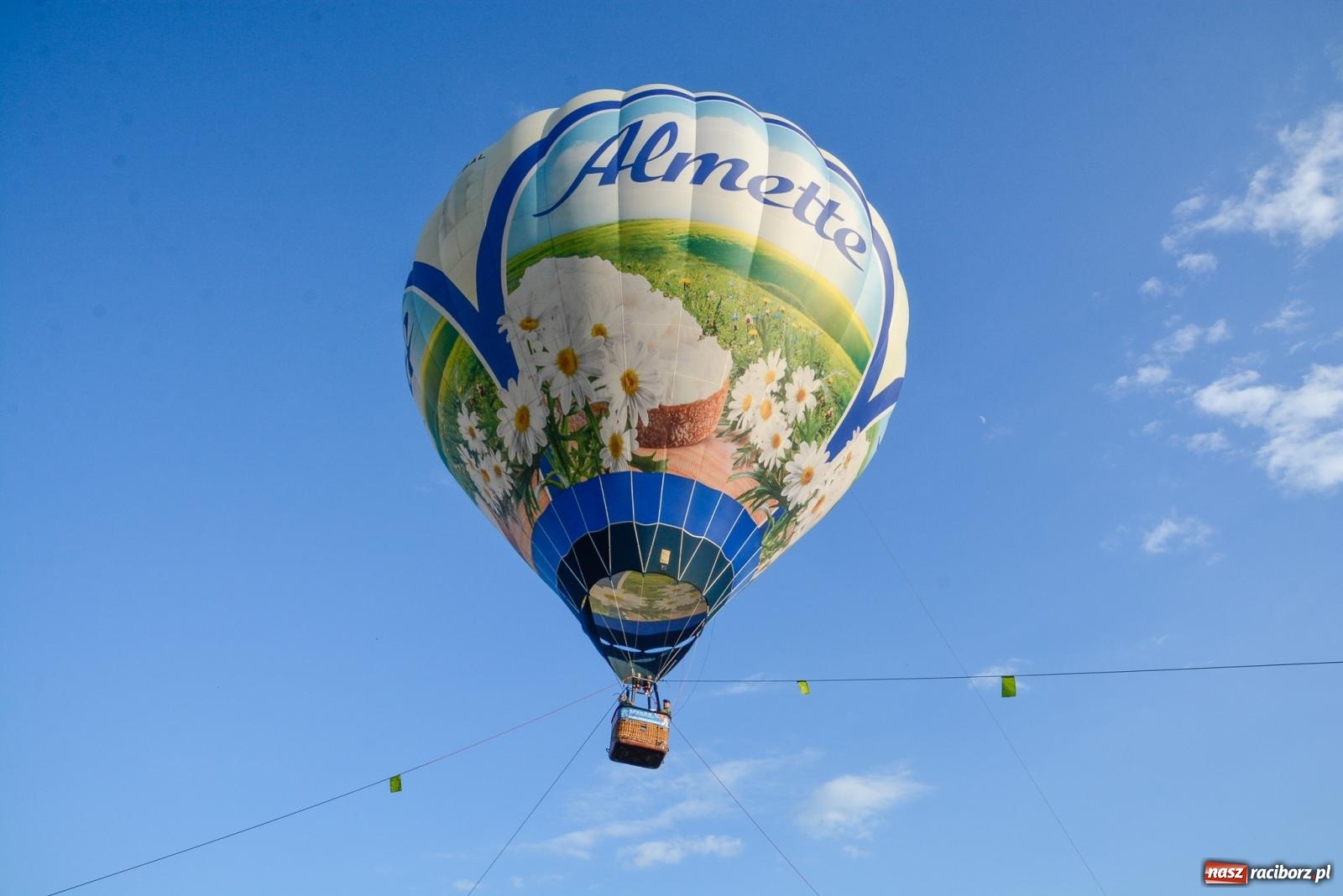 Zdjęcie w galerii na portalu naszraciborz.pl: Tysiąc zgłoszeń na wzlot balonem. Ruszyła powiatowa akcja wakacyjna wiadomości z regionu