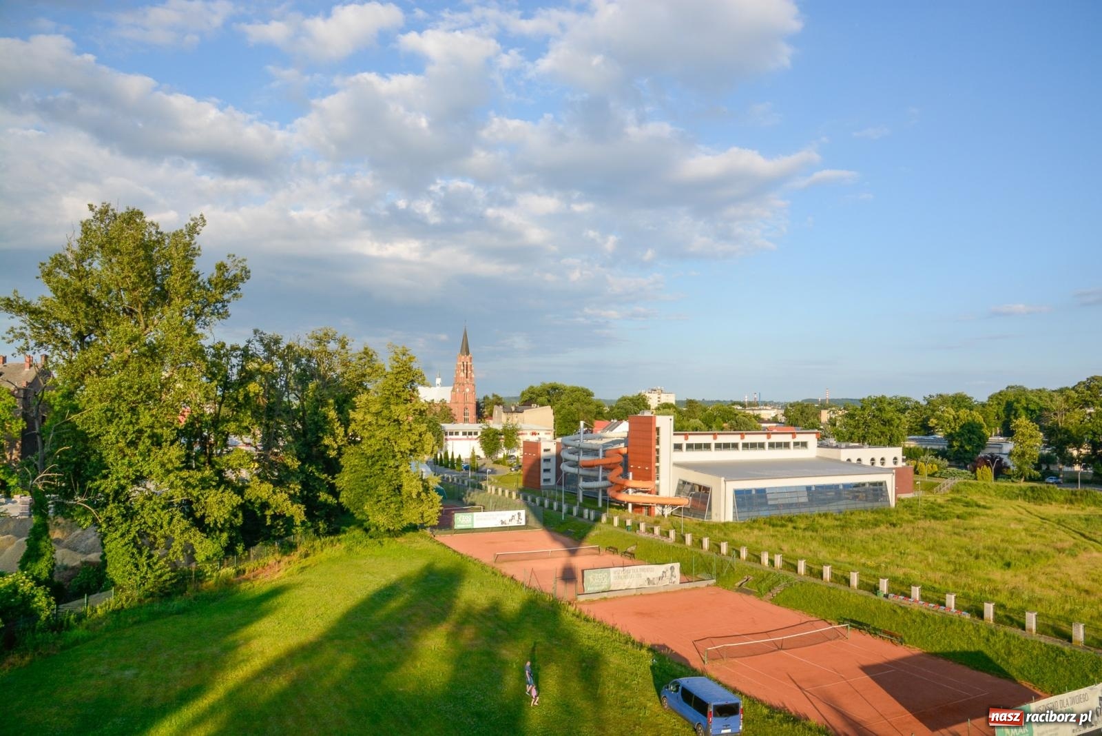 Zdjęcie w galerii na portalu naszraciborz.pl: Tysiąc zgłoszeń na wzlot balonem. Ruszyła powiatowa akcja wakacyjna wiadomości z regionu
