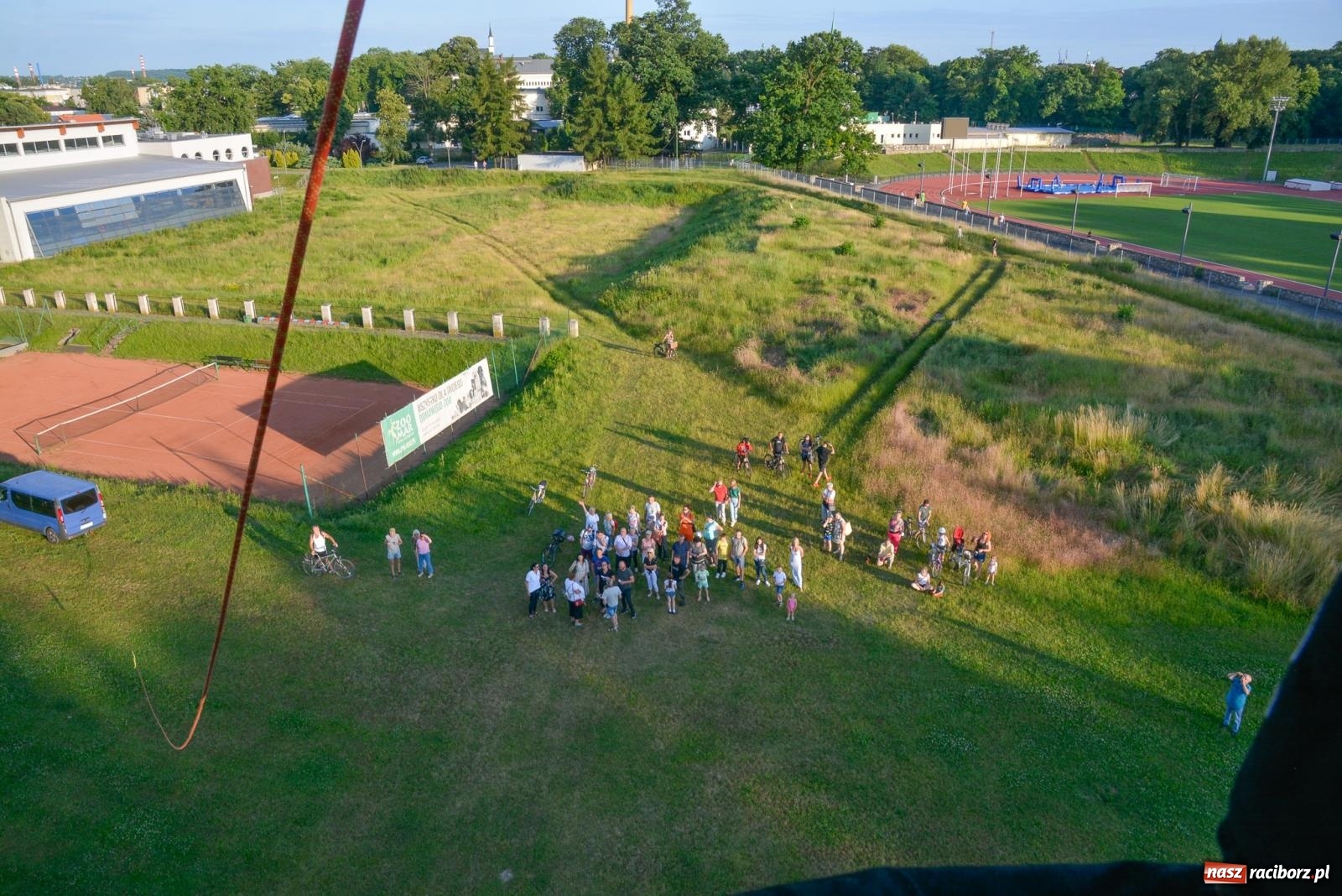 Zdjęcie w galerii na portalu naszraciborz.pl: Tysiąc zgłoszeń na wzlot balonem. Ruszyła powiatowa akcja wakacyjna wiadomości z regionu