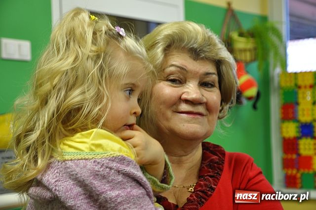 Zdjęcie w galerii na portalu naszraciborz.pl: Dzień Babci i Dziadka w żłobku wiadomości z regionu