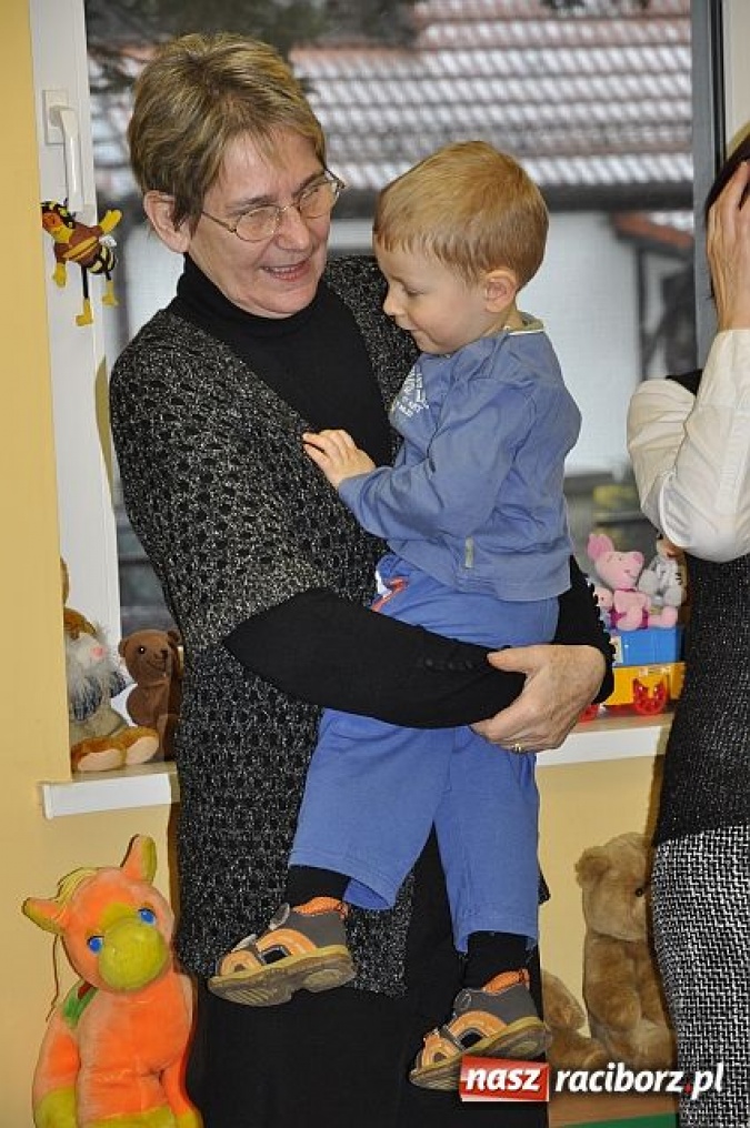 Zdjęcie w galerii na portalu naszraciborz.pl: Dzień Babci i Dziadka w żłobku wiadomości z regionu