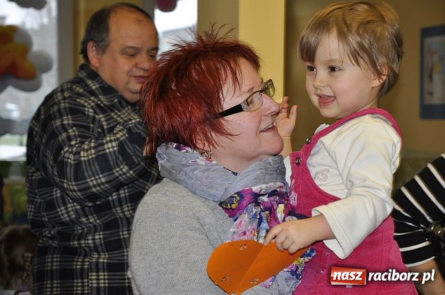 Zdjęcie w galerii na portalu naszraciborz.pl: Dzień Babci i Dziadka w żłobku wiadomości z regionu