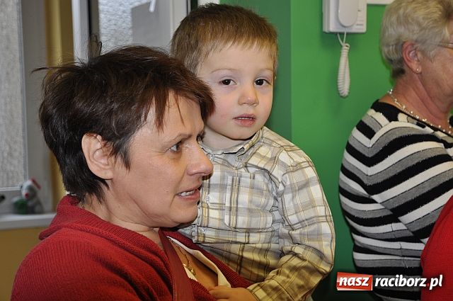 Zdjęcie w galerii na portalu naszraciborz.pl: Dzień Babci i Dziadka w żłobku wiadomości z regionu