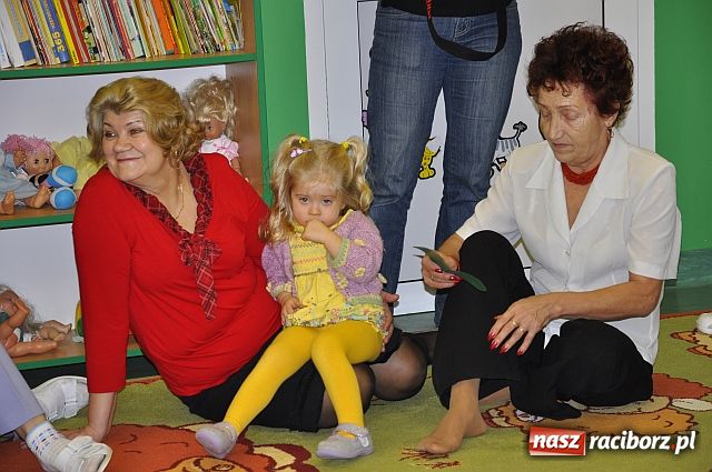 Zdjęcie w galerii na portalu naszraciborz.pl: Dzień Babci i Dziadka w żłobku wiadomości z regionu
