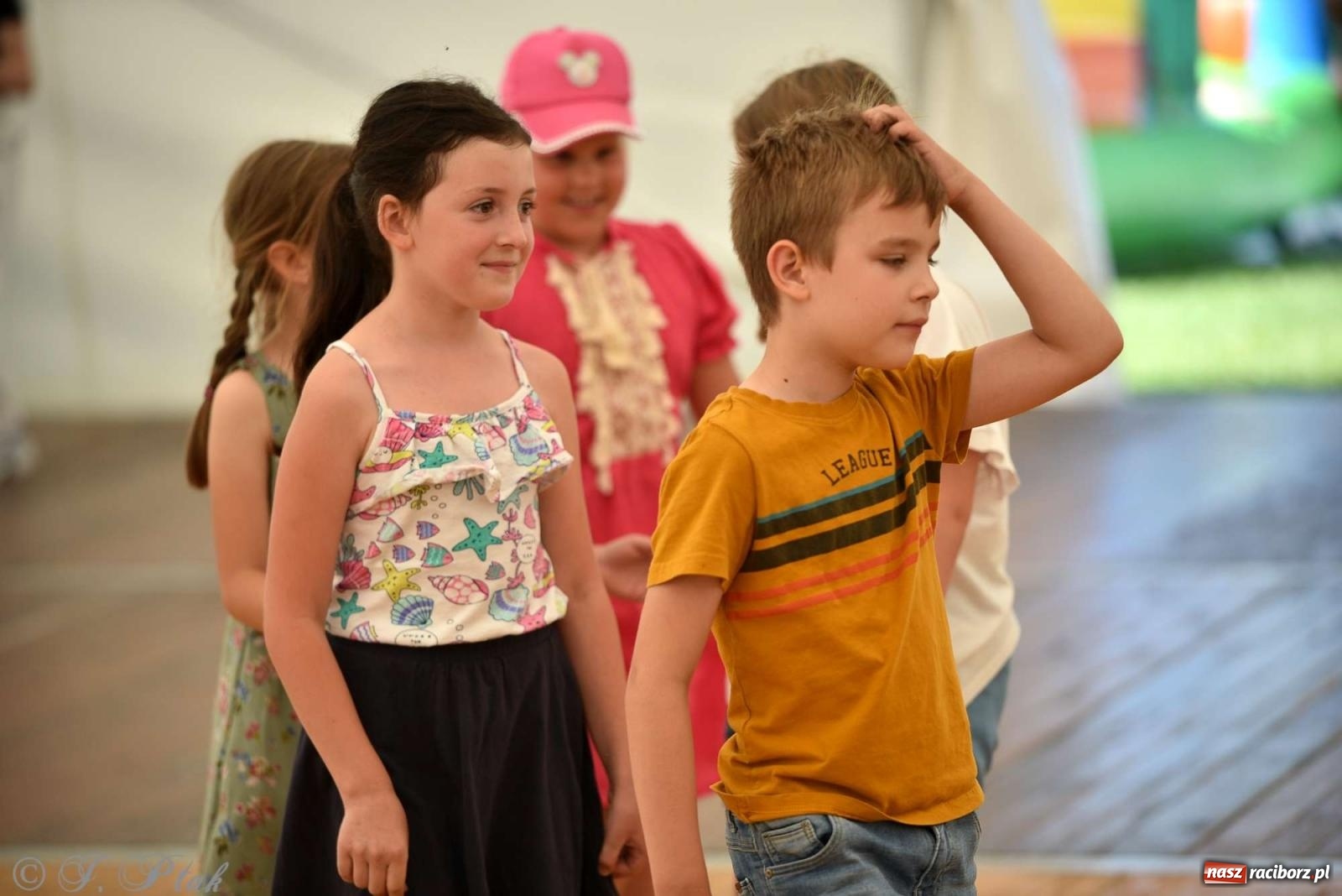 Zdjęcie w galerii na portalu naszraciborz.pl: Wicher w klasztornym ogrodzie. Futboliści z Płoni świętują 30-lecie swojego klubu wiadomości z regionu