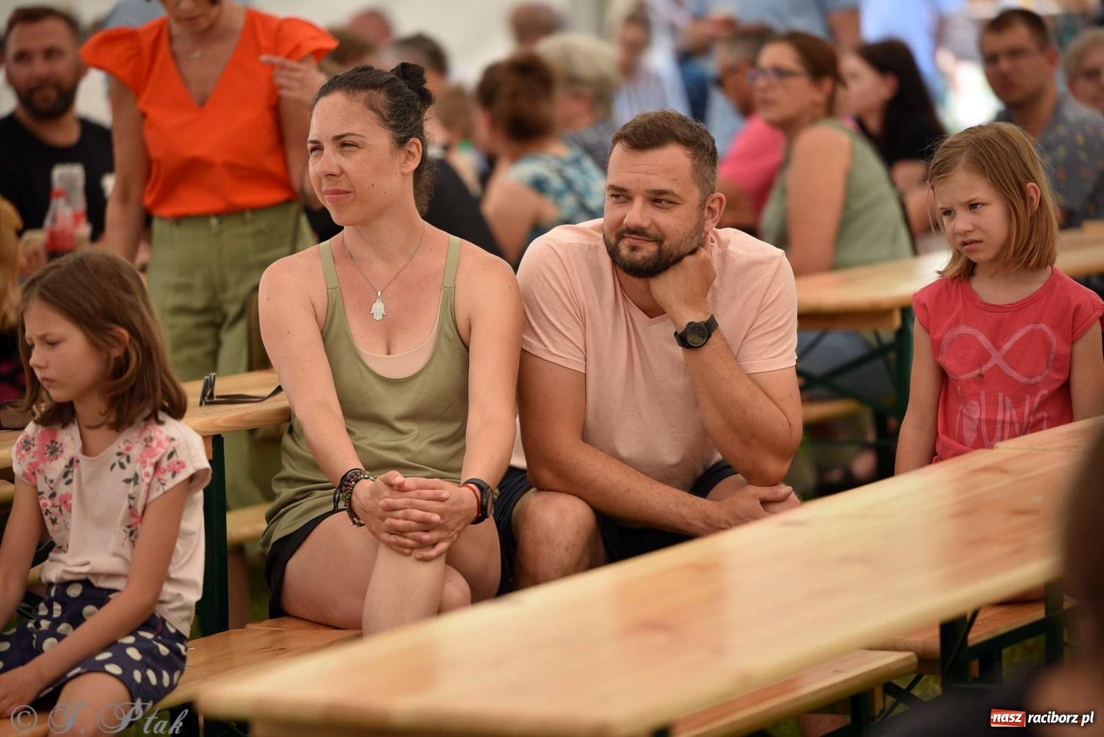 Zdjęcie w galerii na portalu naszraciborz.pl: Wicher w klasztornym ogrodzie. Futboliści z Płoni świętują 30-lecie swojego klubu wiadomości z regionu