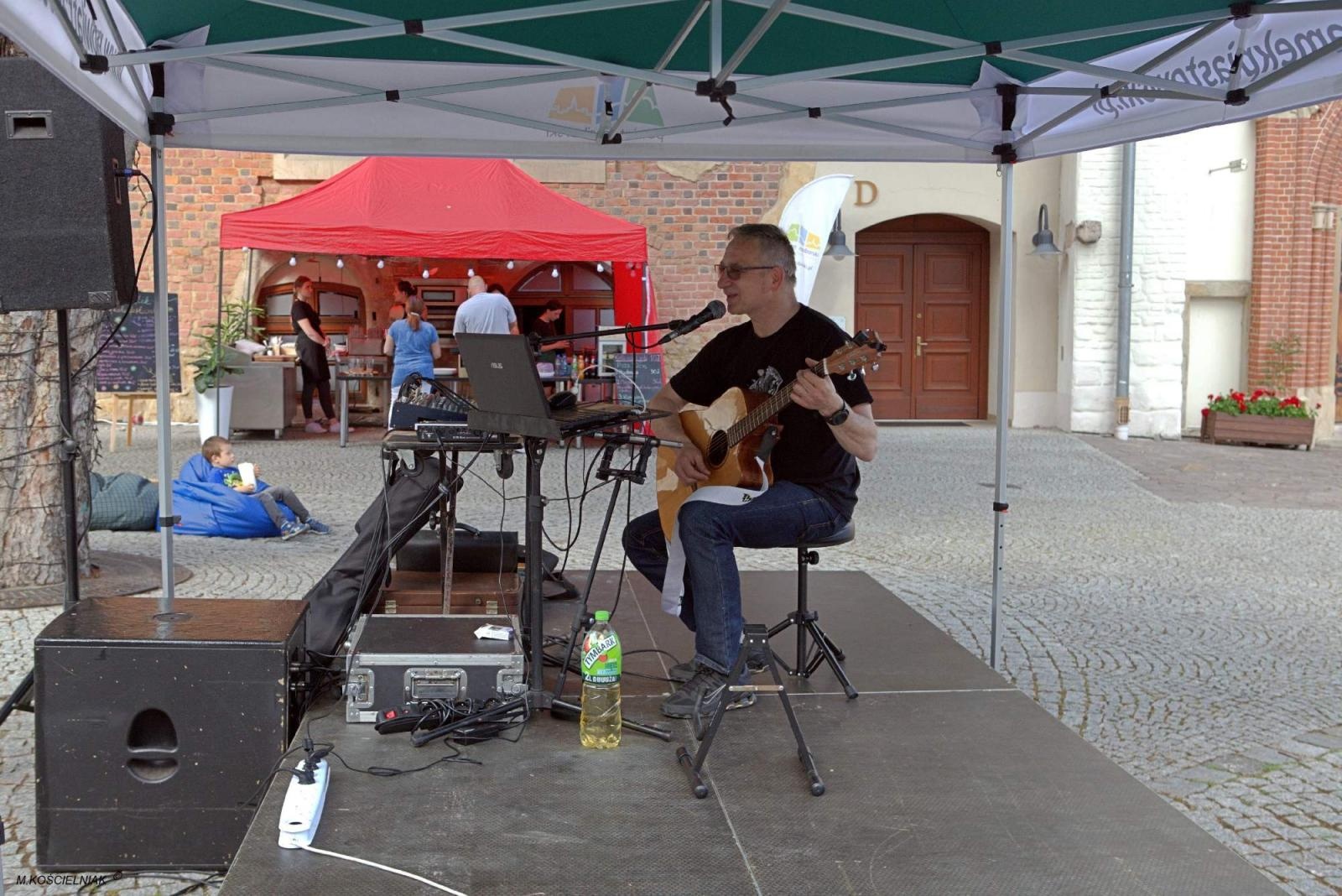 Zdjęcie w galerii na portalu naszraciborz.pl: Na zamku zainaugurowano akcję Wakacje w powiecie wiadomości z regionu