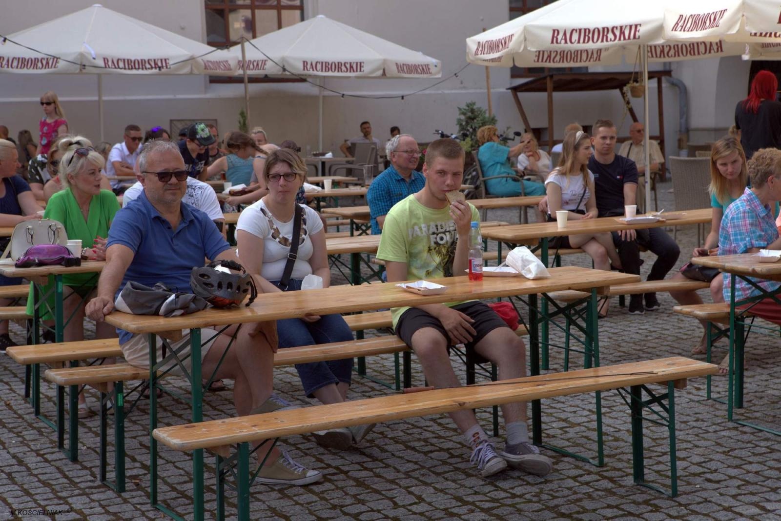 Zdjęcie w galerii na portalu naszraciborz.pl: Na zamku zainaugurowano akcję Wakacje w powiecie wiadomości z regionu