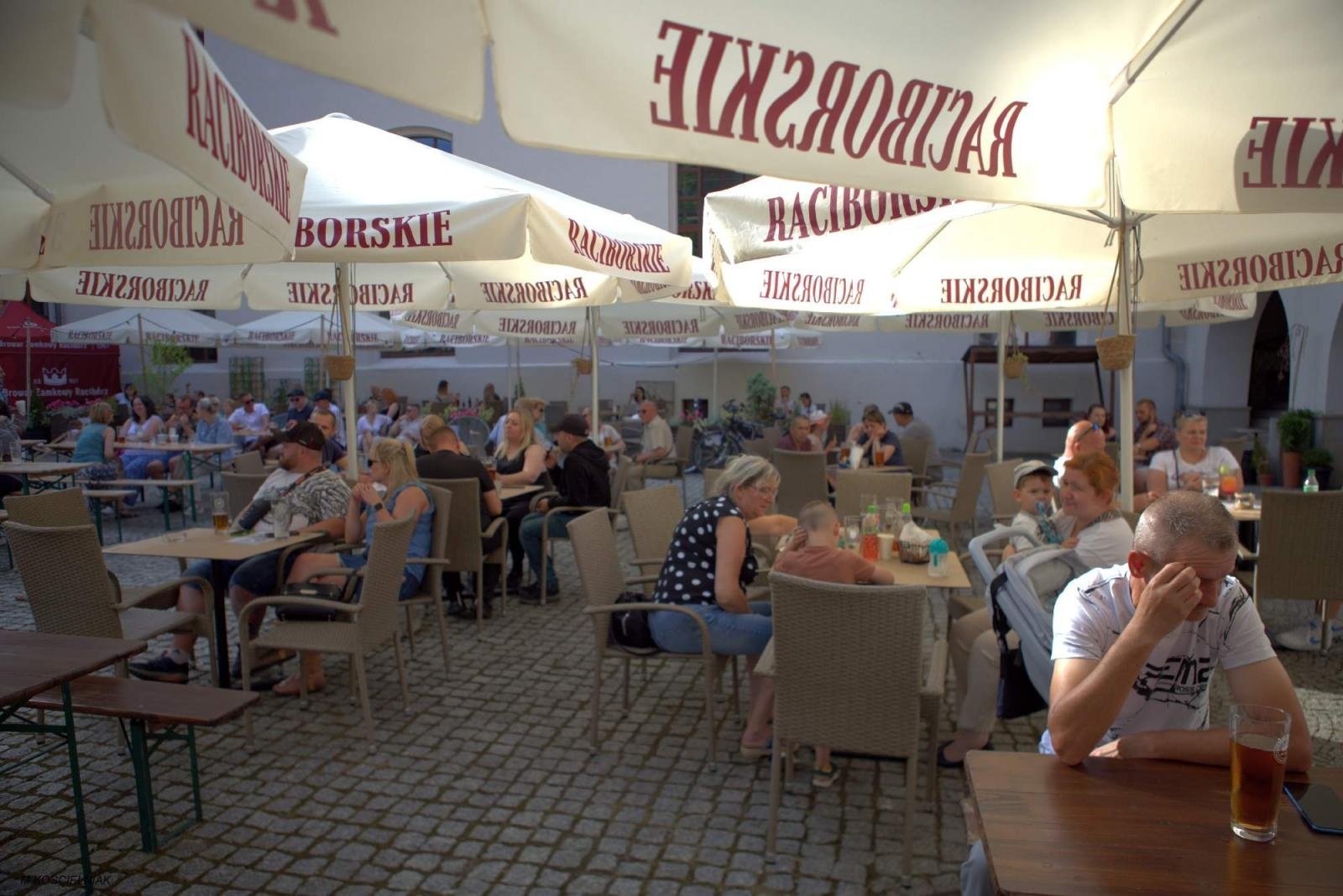 Zdjęcie w galerii na portalu naszraciborz.pl: Na zamku zainaugurowano akcję Wakacje w powiecie wiadomości z regionu