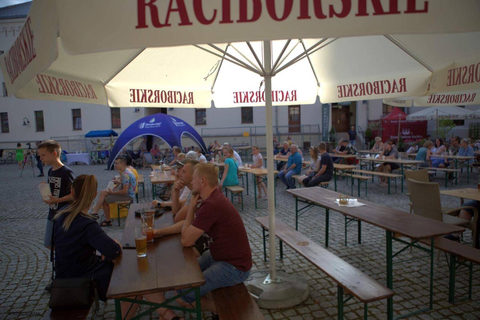 Zdjęcie w galerii na portalu naszraciborz.pl: Na zamku zainaugurowano akcję Wakacje w powiecie wiadomości z regionu