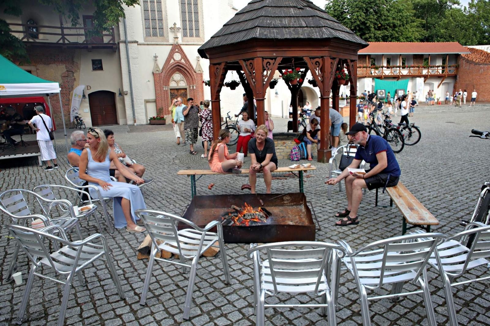 Zdjęcie w galerii na portalu naszraciborz.pl: Na zamku zainaugurowano akcję Wakacje w powiecie wiadomości z regionu