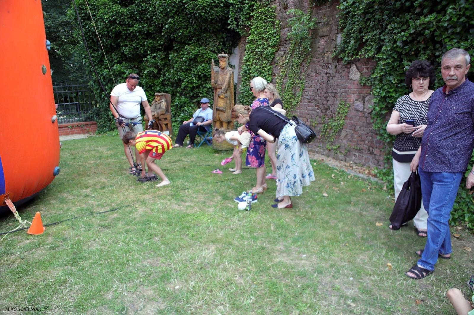 Zdjęcie w galerii na portalu naszraciborz.pl: Na zamku zainaugurowano akcję Wakacje w powiecie wiadomości z regionu