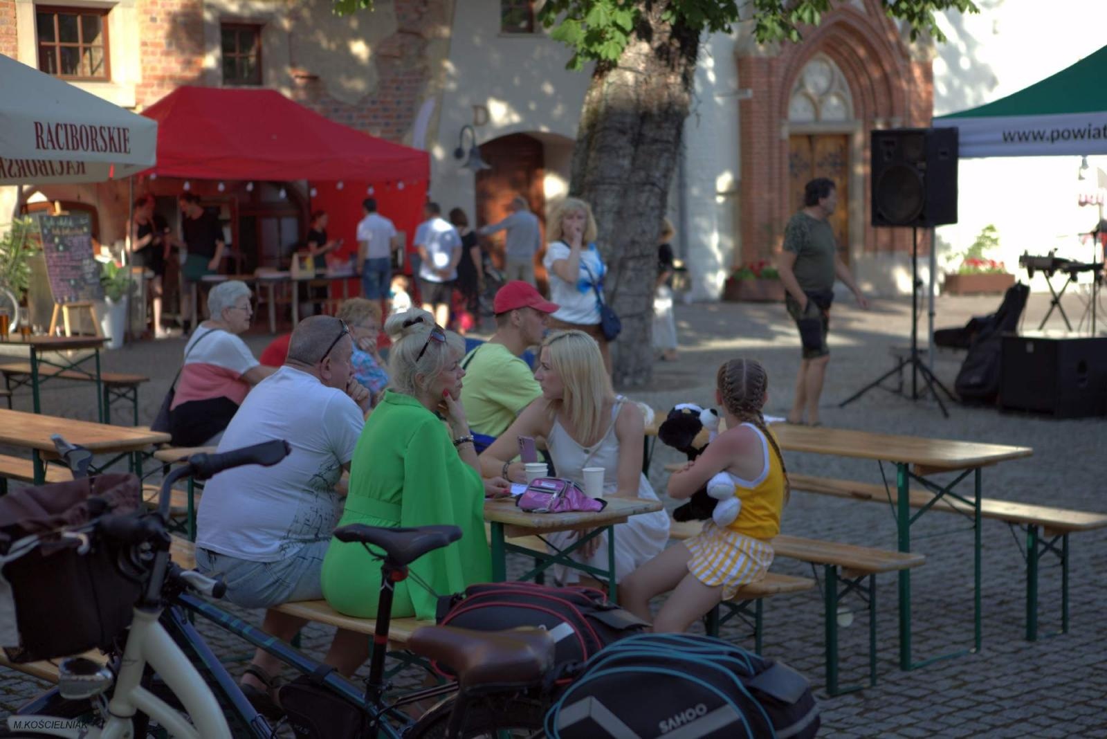 Zdjęcie w galerii na portalu naszraciborz.pl: Na zamku zainaugurowano akcję Wakacje w powiecie wiadomości z regionu