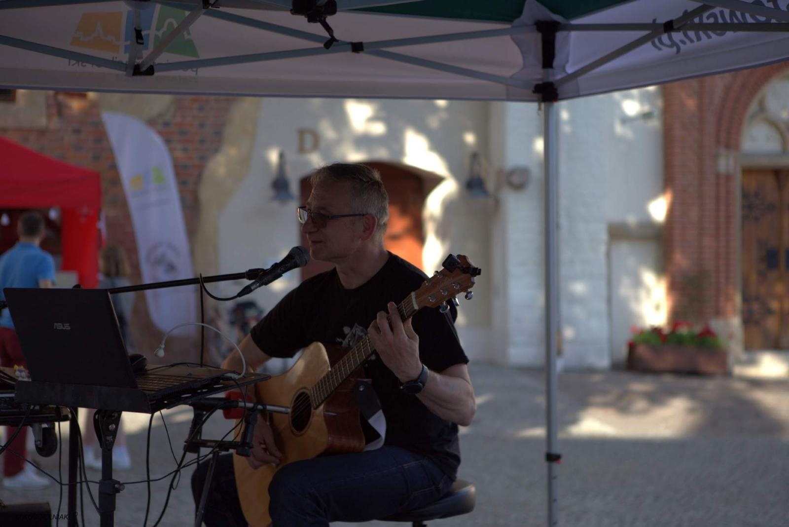 Zdjęcie w galerii na portalu naszraciborz.pl: Na zamku zainaugurowano akcję Wakacje w powiecie wiadomości z regionu