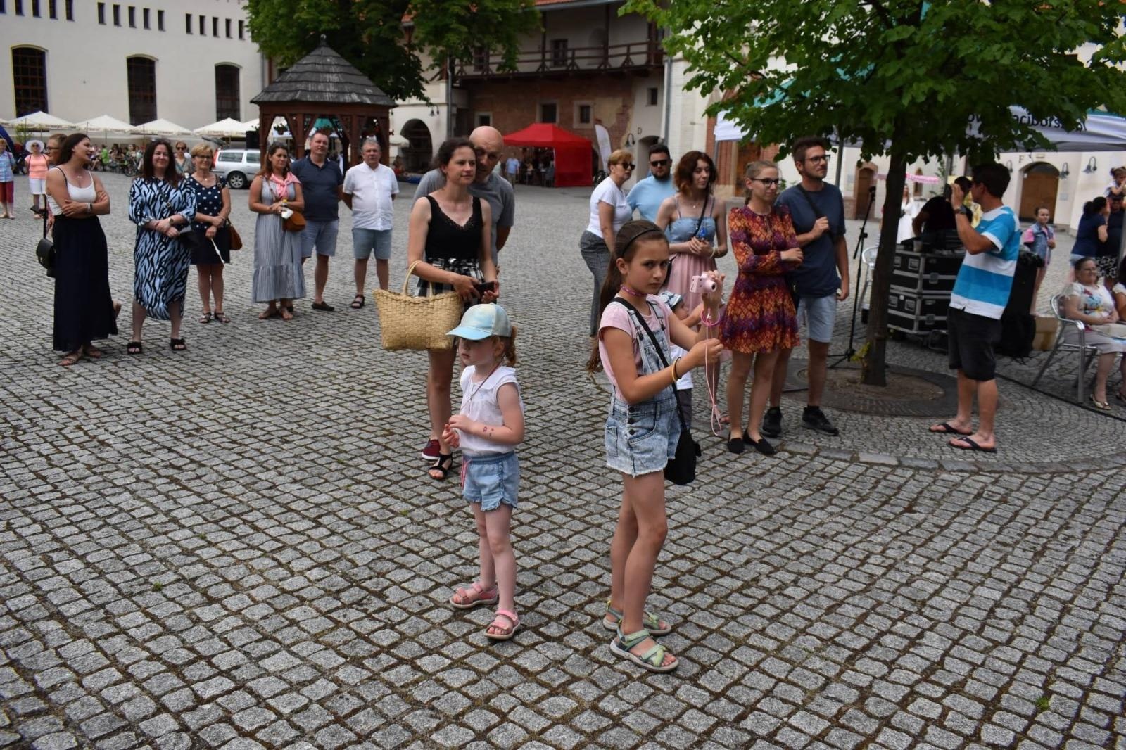 Zdjęcie w galerii na portalu naszraciborz.pl: Na zamku zainaugurowano akcję Wakacje w powiecie wiadomości z regionu