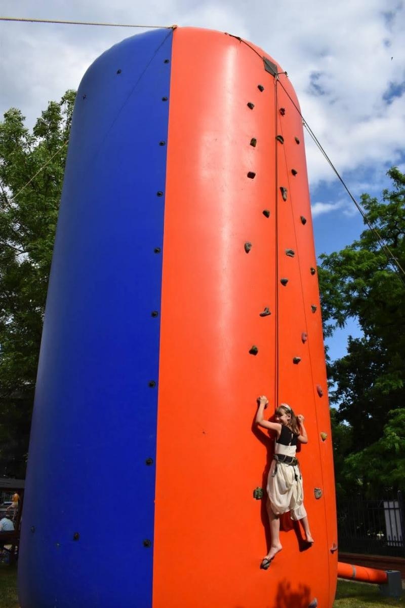 Zdjęcie w galerii na portalu naszraciborz.pl: Na zamku zainaugurowano akcję Wakacje w powiecie wiadomości z regionu