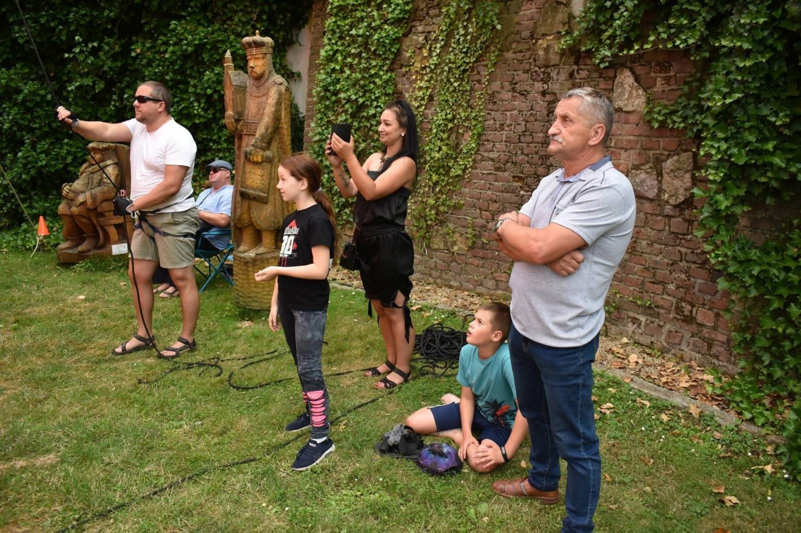 Zdjęcie w galerii na portalu naszraciborz.pl: Na zamku zainaugurowano akcję Wakacje w powiecie wiadomości z regionu